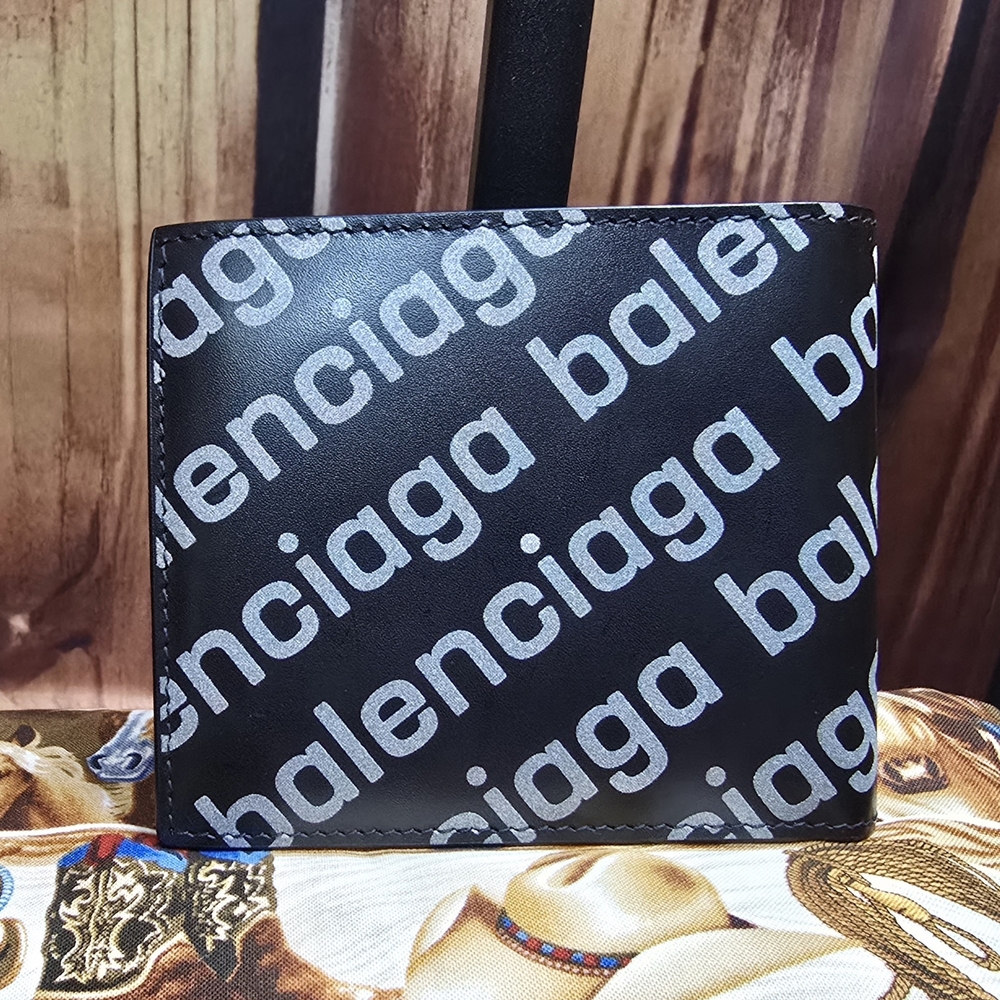 Balenciaga Black and Reflective Logo Wallet - NWT - FULL INCLUSION - Picture 7 of 11